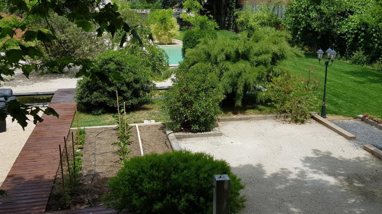 Maison D' Alys Entre Luberon Et Alpilles Cabannes Dış mekan fotoğraf